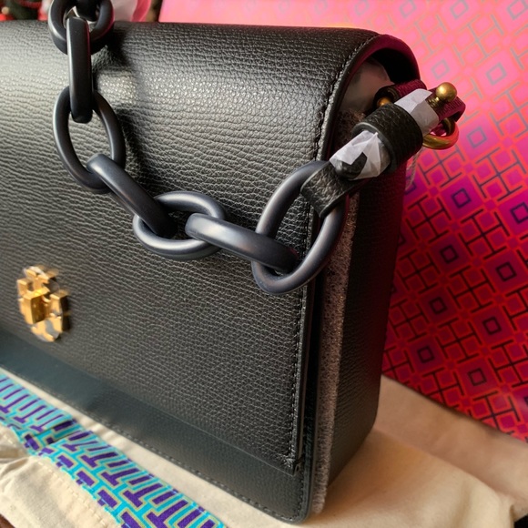 ⛔️SOLD⛔️Authentic Tory Burch leather Clutch - Picture 4 of 8